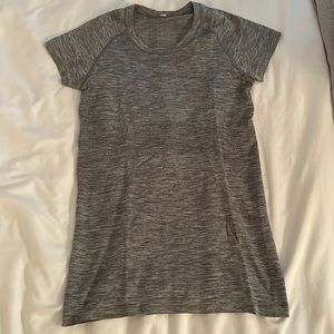 Lululemon top